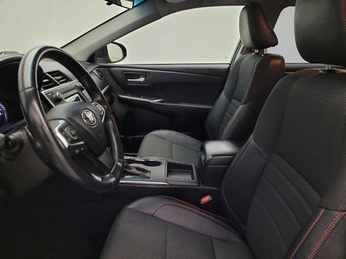 Used 2016 Toyota Camry SE image 17