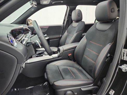 Used 2022 Mercedes-Benz GLB 250 image 13