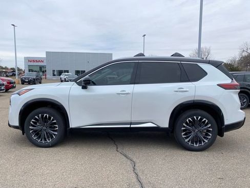 New 2026 Nissan Rogue Platinum w/ Platinum Premium Package image 2