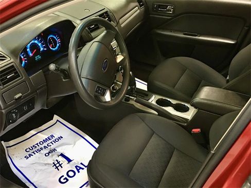 Used 2010 Ford Fusion SE image 3