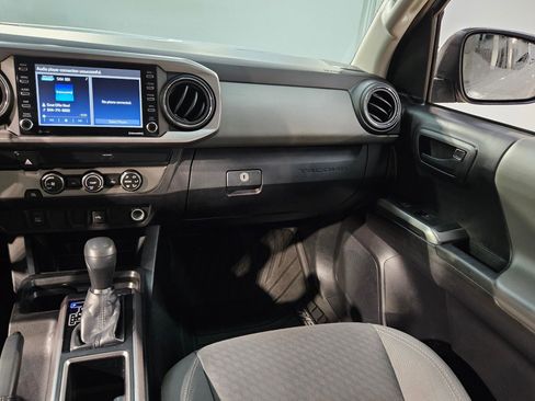 Used 2020 Toyota Tacoma SR5 image 11
