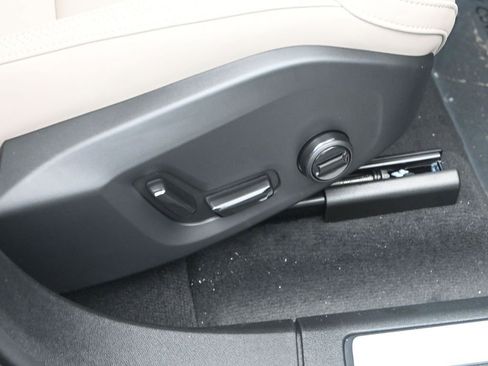 New 2026 Volvo XC60 B5 Plus w/ Protection Package Premier image 36