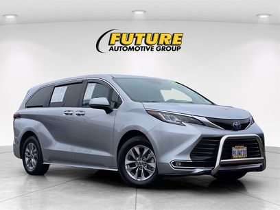 Used 2022 Toyota Sienna XLE