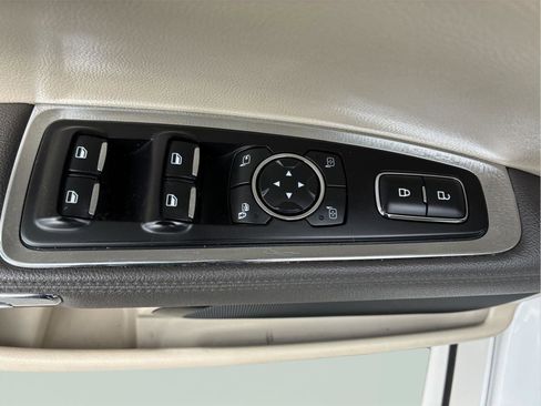 Used 2019 Lincoln Continental Premiere AWD/4WD image 18