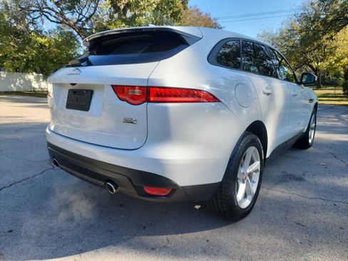 Used 2018 Jaguar F-PACE Premium image 10