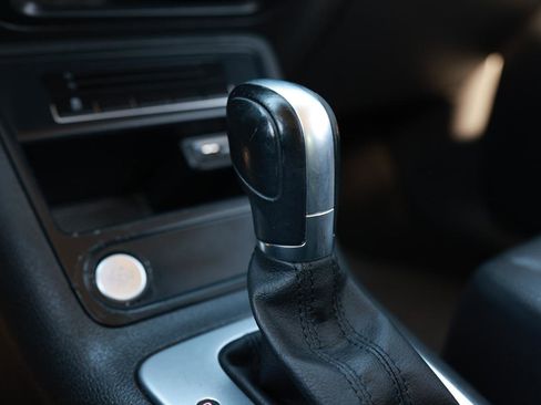 Used 2016 Volkswagen Tiguan S image 39