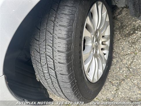 Used 2013 Toyota Sienna XLE image 36