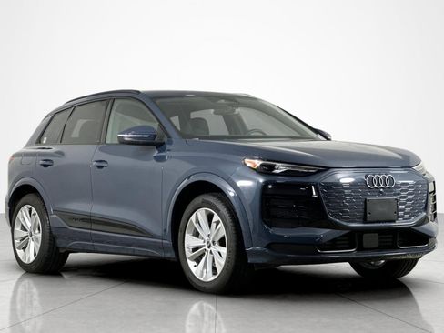 Used 2025 Audi Q6 e-tron Premium w/ Convenience Package image 7