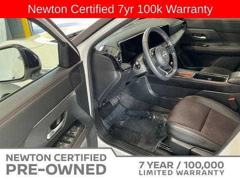 Used 2025 Nissan Kicks SR FWD image 7