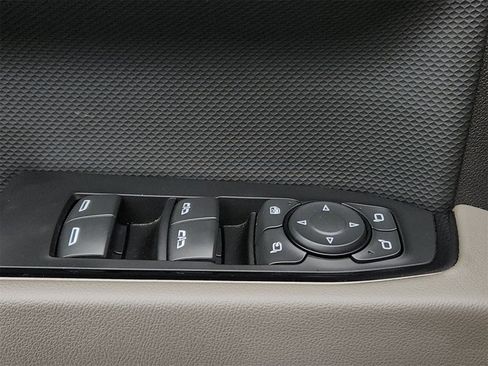 Used 2023 Chevrolet Silverado 1500 ZR2 w/ Technology Package image 36