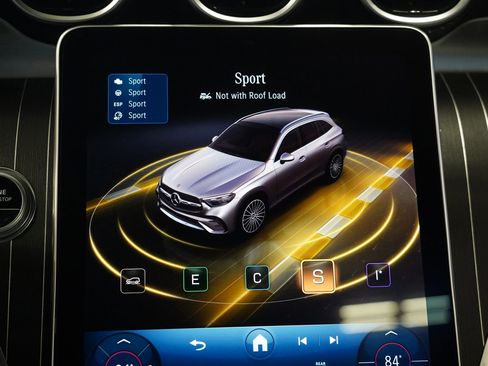 Used 2024 Mercedes-Benz GLC 300 4MATIC image 24