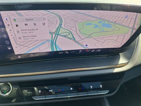 Used 2024 Buick Envision Avenir image 16