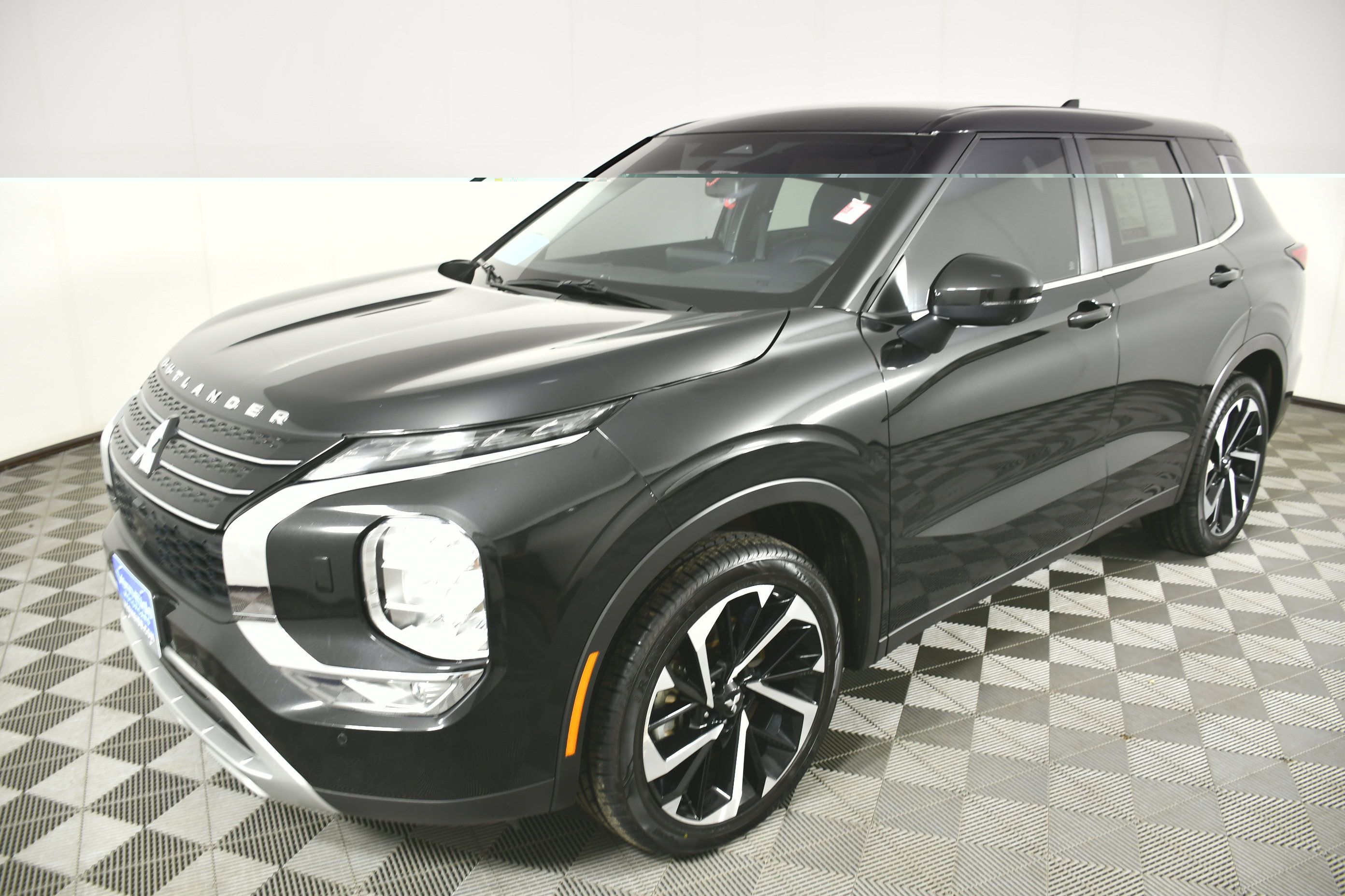 Used 2024 Mitsubishi Outlander SE AWD/4WD image 10