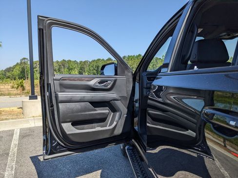 Used 2024 Chevrolet Tahoe Z71 w/ Luxury Package AWD/4WD image 63