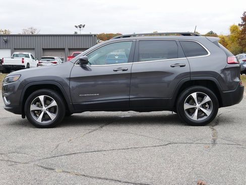 Used 2022 Jeep Cherokee Limited image 3