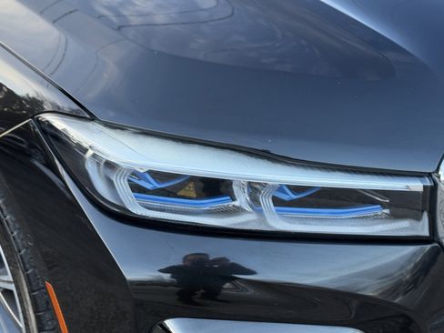 Used 2020 BMW 750i xDrive w/ Executive Package AWD/4WD image 16