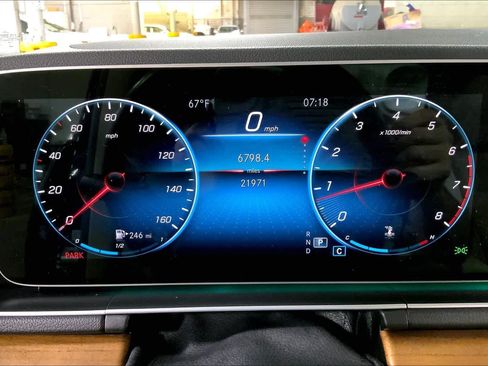 Used 2022 Mercedes-Benz GLE 350 4MATIC w/ Premium Package image 26