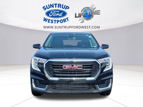 Used 2024 GMC Terrain SLE image 28