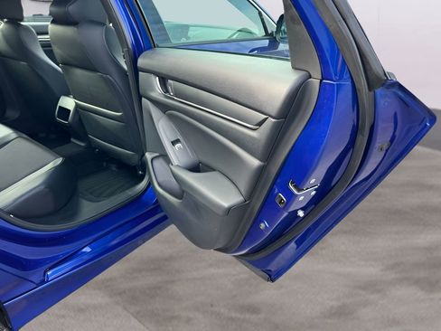 Used 2018 Honda Accord Sport image 15