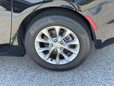 New 2026 Chrysler Pacifica Limited FWD image 5