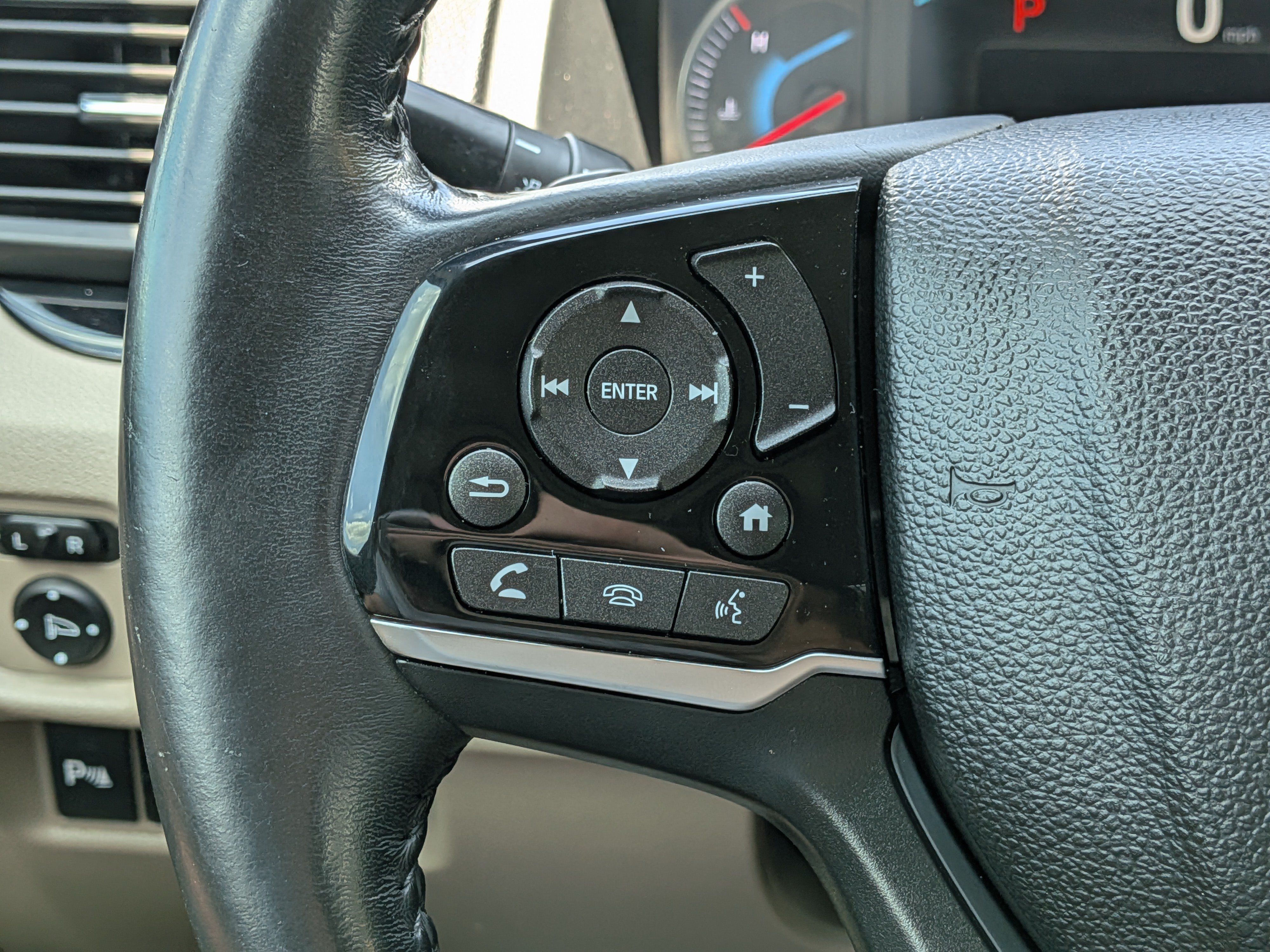 Used 2022 Honda Pilot Touring image 25