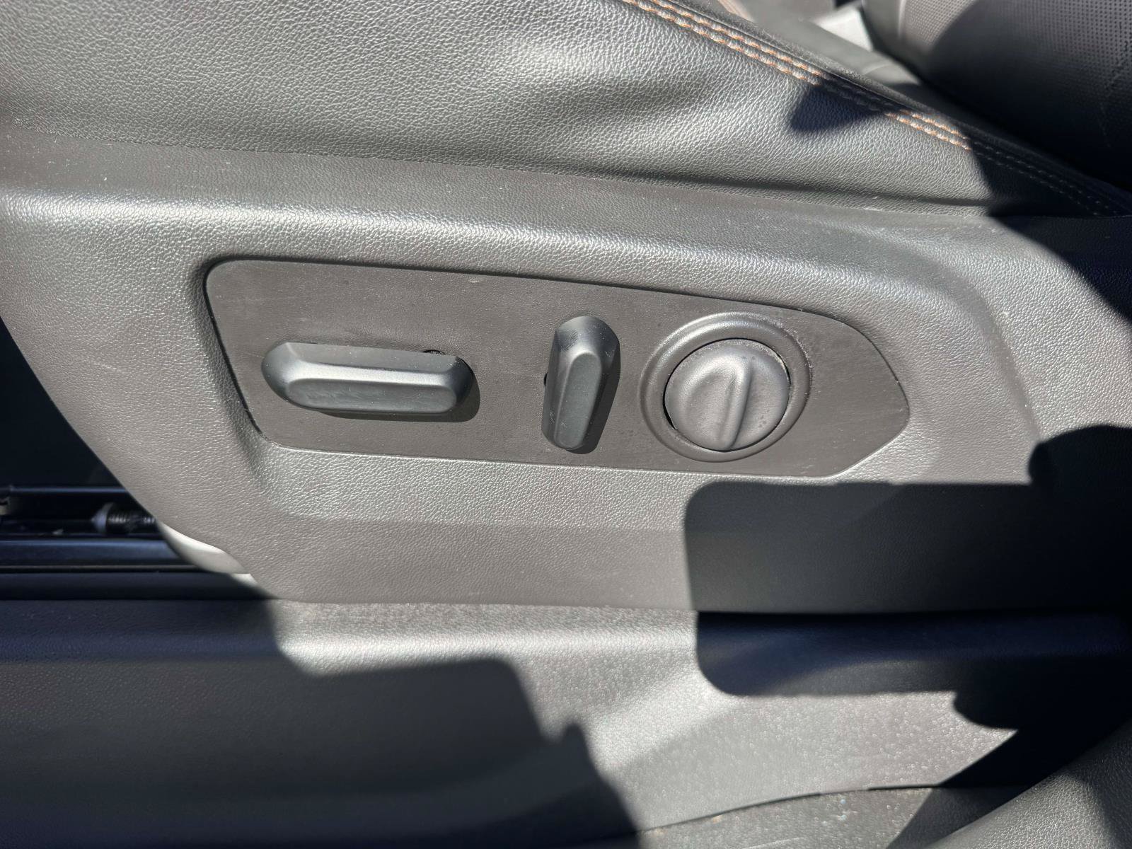 Used 2020 GMC Sierra 1500 AT4 w/ AT4 Premium Package AWD/4WD image 26