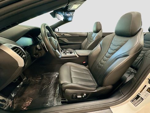 Used 2026 BMW 840i Convertible RWD image 17