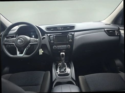 Used 2021 Nissan Rogue Sport S image 14