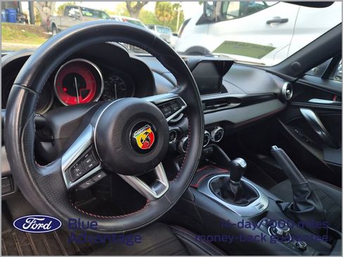 Used 2017 FIAT 124 Spider Abarth image 4