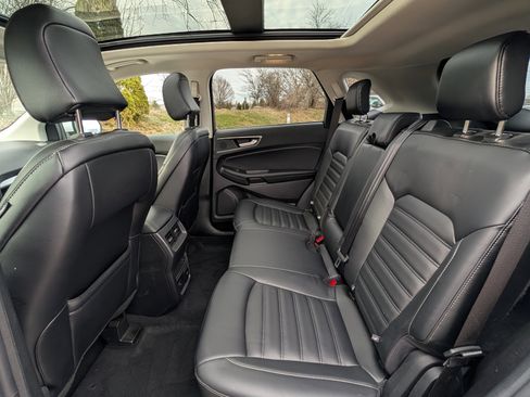 Used 2024 Ford Edge SEL w/ Convenience Package image 30