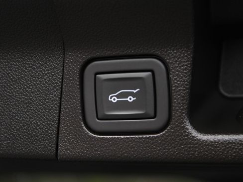 Used 2023 GMC Acadia AT4 AWD/4WD image 9