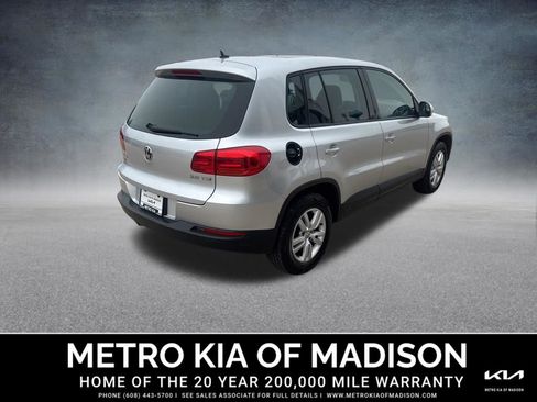 Used 2013 Volkswagen Tiguan S image 6