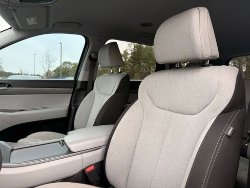 Used 2022 Hyundai Palisade SE image 15