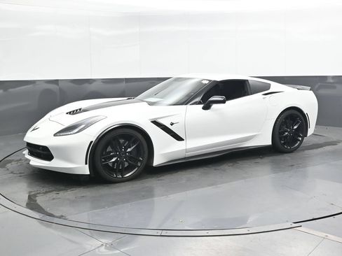 Used 2018 Chevrolet Corvette Stingray Coupe RWD image 7