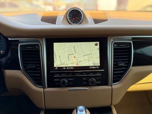 Used 2016 Porsche Macan S image 47