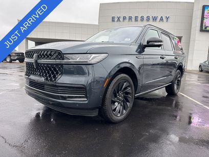 Used 2025 Lincoln Navigator Reserve w/ Jet Appearance Package