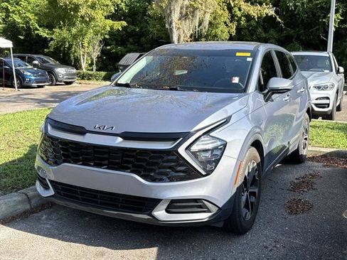 Used 2023 Kia Sportage EX FWD image 3