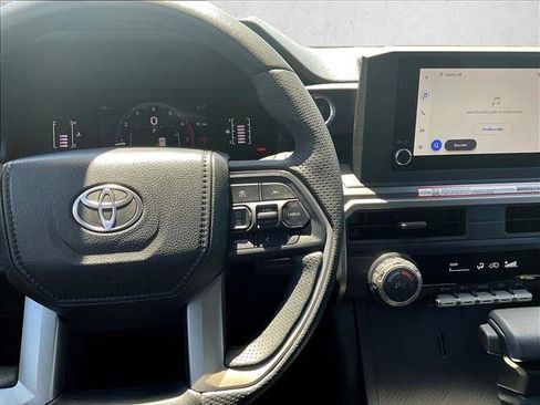 Used 2025 Toyota 4Runner SR5 AWD/4WD image 21