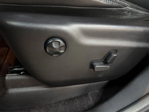 Used 2016 Jeep Grand Cherokee Limited w/ Luxury Group II image 40