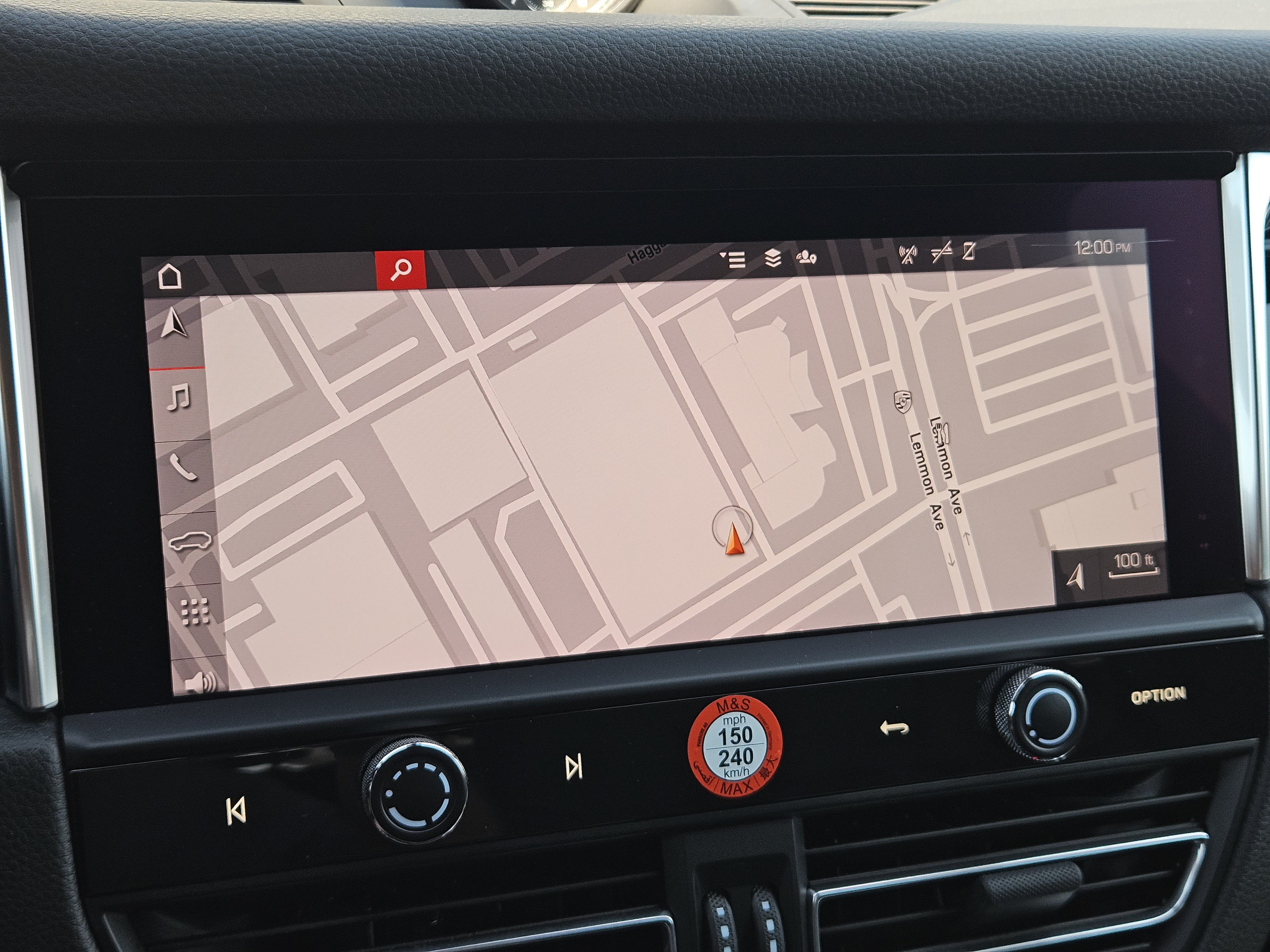 Certified 2023 Porsche Macan AWD/4WD image 17