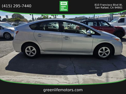 Used 2013 Toyota Prius Two FWD image 4