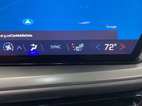 Used 2025 Chevrolet Traverse LT image 29