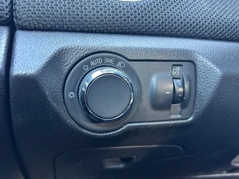 Used 2016 Chevrolet Cruze LT w/ Technology Package FWD image 15