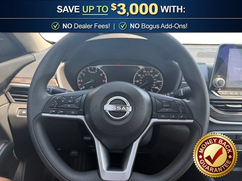 Used 2025 Nissan Altima 2.5 SV FWD image 18