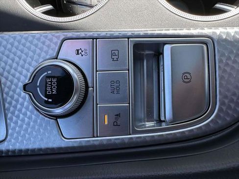 Used 2023 Genesis G70 2.0T w/ Sport Prestige Package image 31