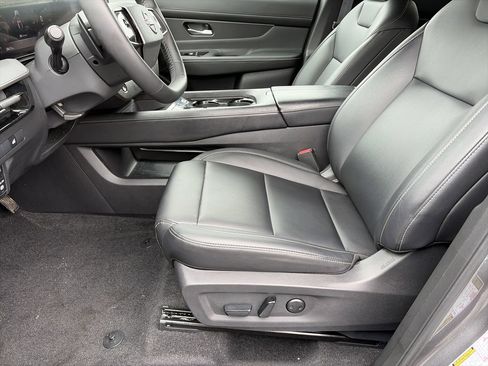 Certified 2025 Nissan Murano SV FWD image 17