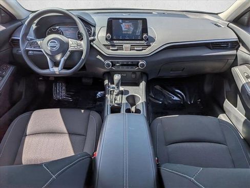 Used 2022 Nissan Altima 2.5 SV image 17