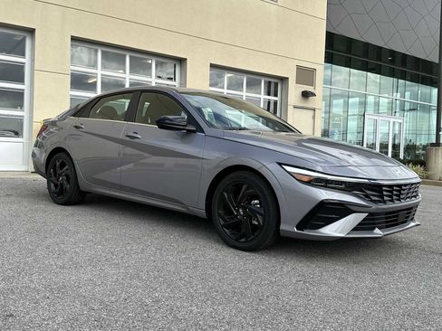 New 2026 Hyundai Elantra SEL Sport Premium FWD image 2