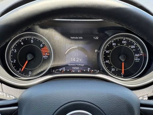Used 2019 Jeep Cherokee Limited FWD image 14