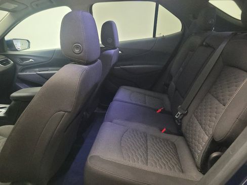 Used 2020 Chevrolet Equinox LT w/ LPO, Floor Liner Package FWD image 18
